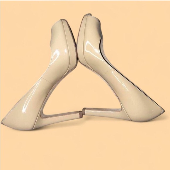 Via Spiga Nude Peep Toe Patent Leather Heels 5 - Picture 5 of 10